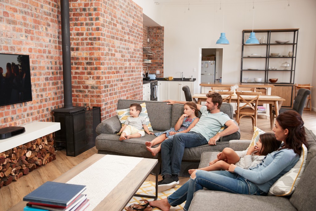 family watching tv